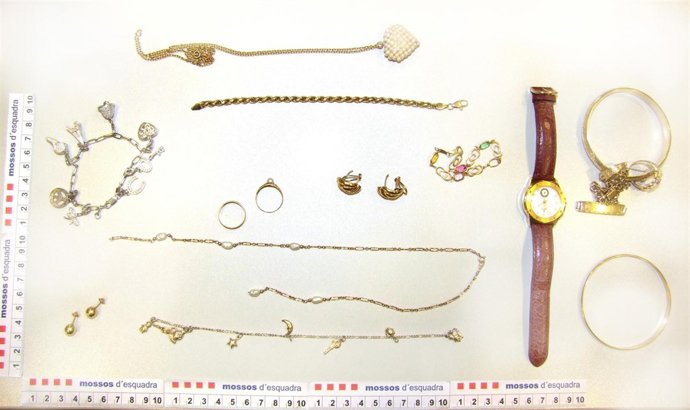 Tres Detenidos Por Robar Joyas Y Esconderlas En Un Bebé