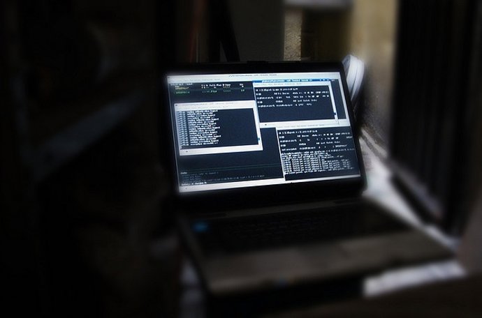 Recurso ordenador ejecutando programas
