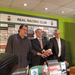 El presidente del Racing y José Campos presentan al nuevo entrenador