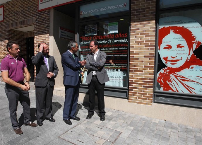 El Viceconsejero De Inmigración En Una Visita Al CEPI Hispano-Peruano