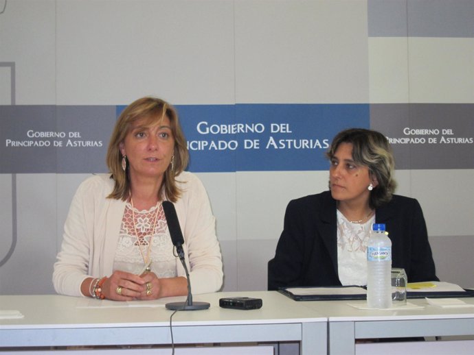Esther Díaz y Ana Rivas en rueda de prensa.