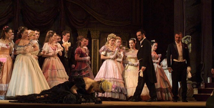 Escena de 'La Traviata' de Concerlírica Internacional