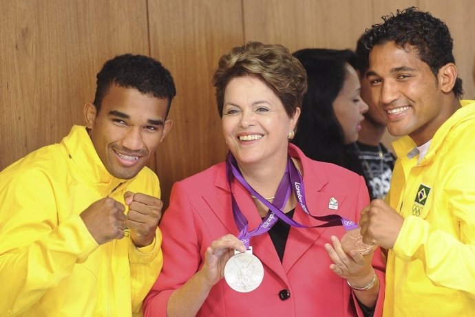 Dilma Rousseff con deportistas olímpicos