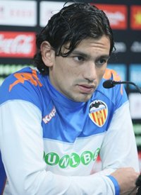 Fútbol.- Tino Costa (Valencia): "Me quiero quedar; estoy al cien por cien con el Valencia"