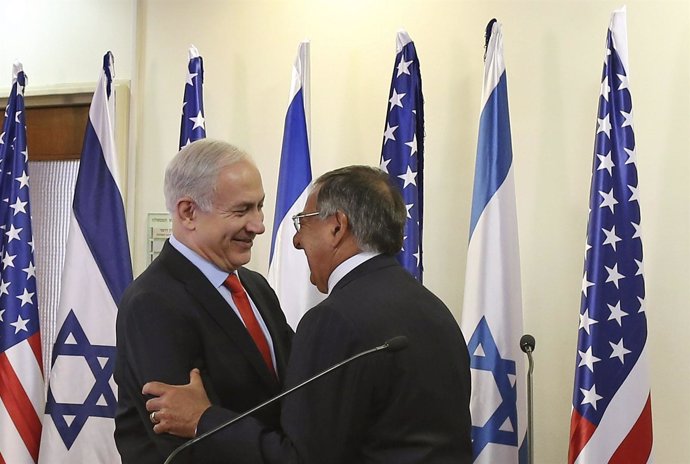 Benjamin Netanyahu con Leon Panetta, secretario de defensa de EEUU