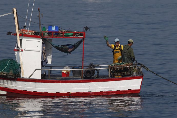 Pescadores faenan en Gibraltar