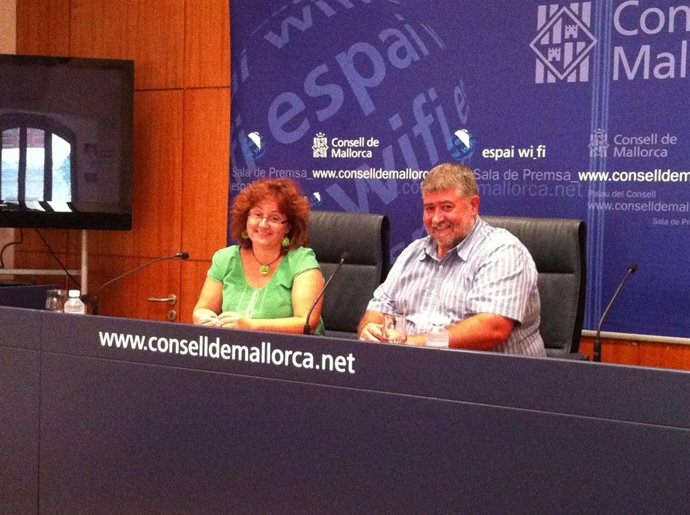 Magdalena Palou Y Joan Font En El Consell De Mallorca