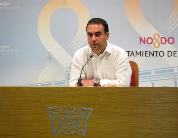 El concejal del PSOE en el Ayuntamiento de Sevilla Alberto Moriña