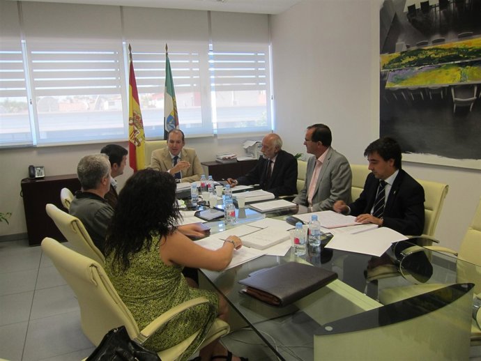 Miembros de la Consejería de Salud junto a los de CSI-F