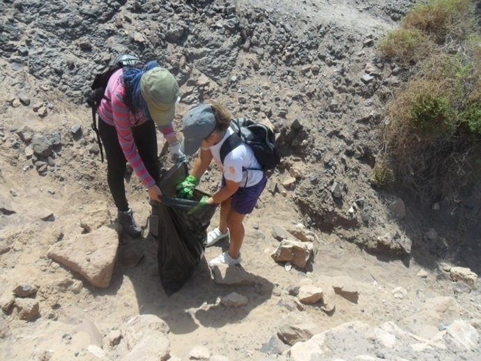 Labores de limpieza del  yacimiento del Rubicón