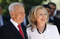 Peres confía en que Obama impida que Irán consiga la bomba atómica