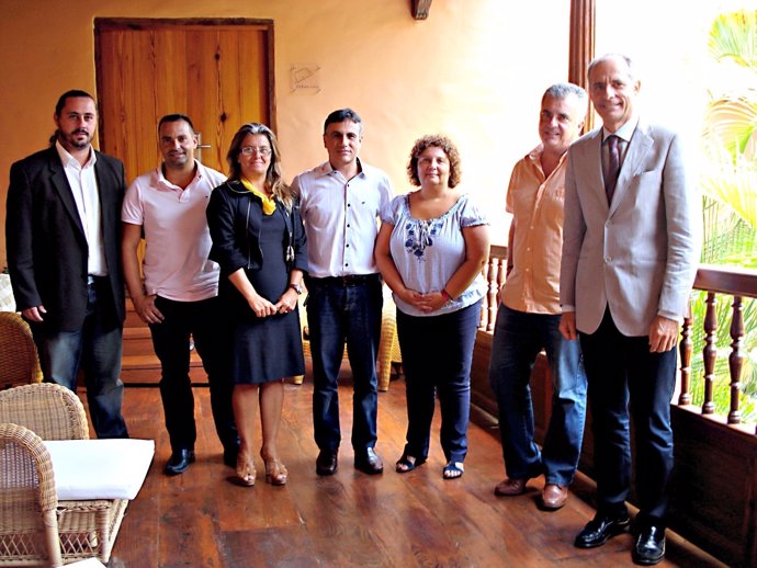Reunión con alcaldes y representantes de la Isla Baja