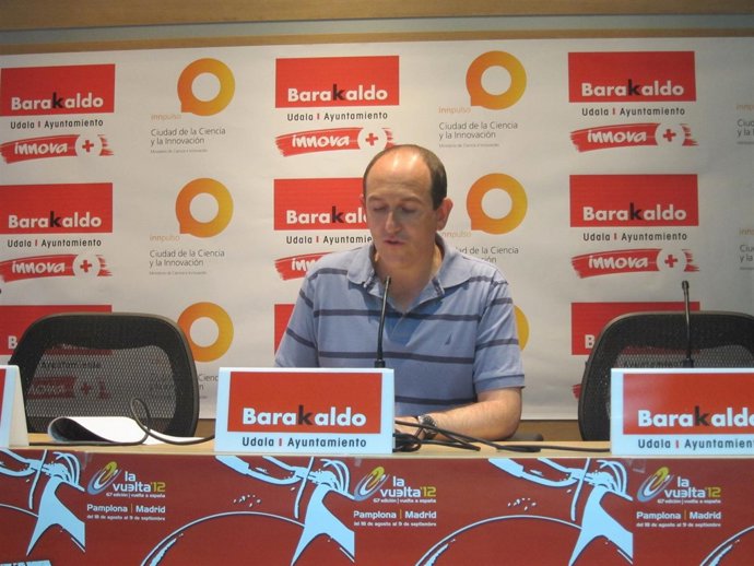 Carlos Fernández En La Presentación Del Recorrido Urbano