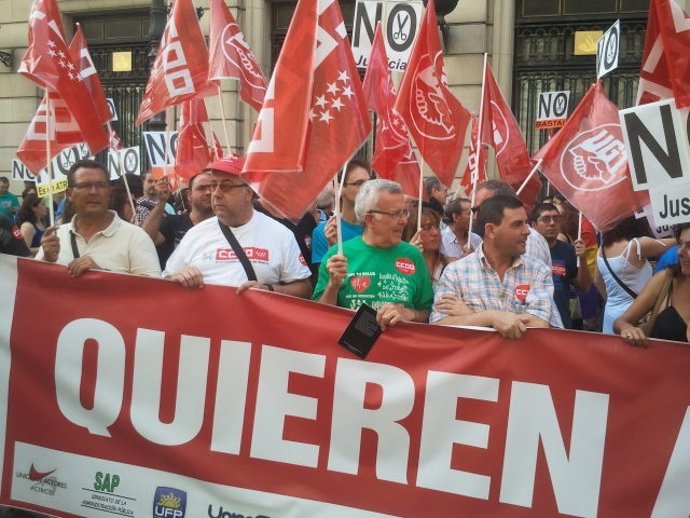 Manifestación frente al Ministerio de Hacienda        