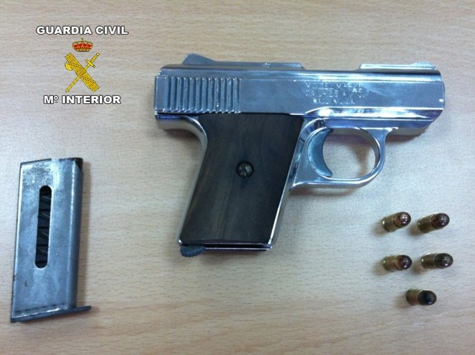 Pistola Hallada Al Detenido En Santa Eulàlia