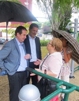 El alcalde de Vigo en una visita