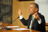 Rivero lamenta la "falta de preocupación" del Estado por la situación de las islas tras los incendios