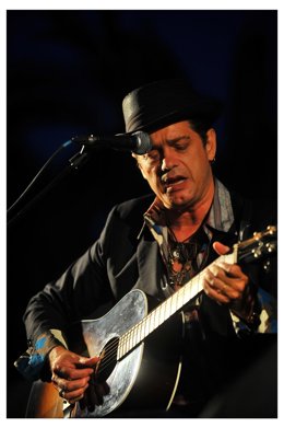 El cantante Juan Perro