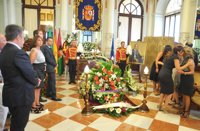 Familiares y amigos dan el último adiós al exalcalde Cayetano Utrera, "un hombre muy cordial y muy malagueño"