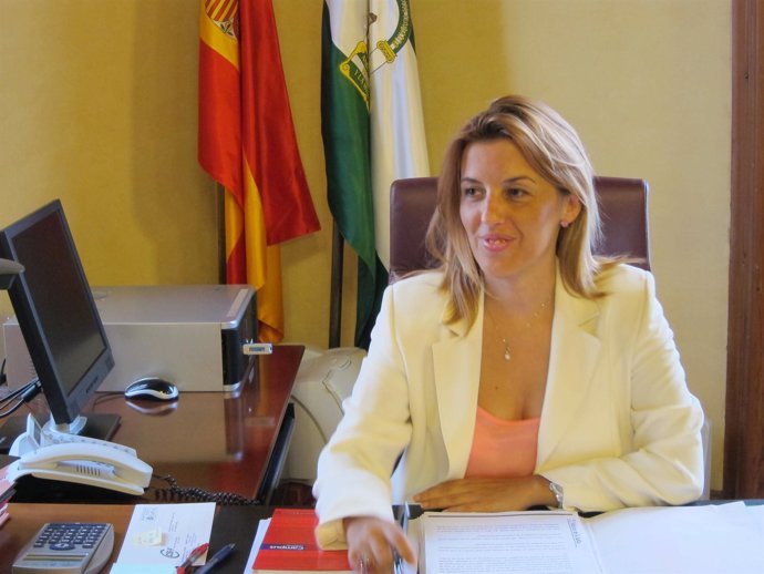 Sonia Ferrer, En Su Despacho De La Sede Del Gobierno Andaluz En Almería