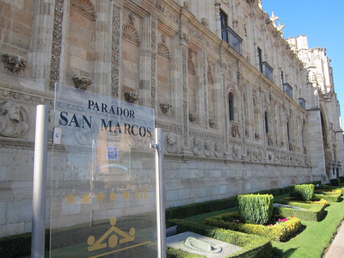 Parador De San Marcos En León