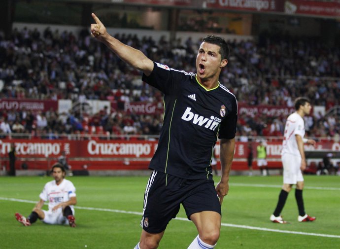 Cristiano Ronaldo Celebra Uno De Sus Goles En El Sánchez Pizjuan El Año Pasado
