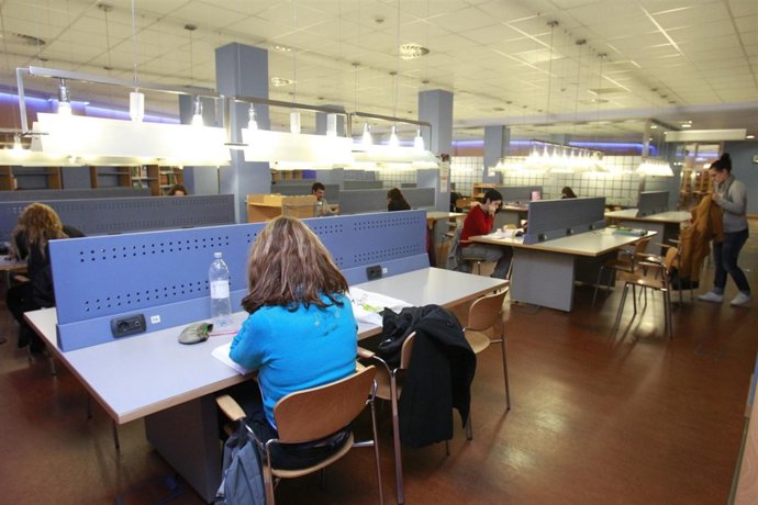 Biblioteca CAI Mariano de Pano