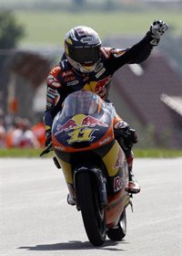 La bandera roja le da la pole a Cortese en Moto3