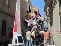 Un detenido en las fiestas de Gràcia tras herir a un mosso al lanzarle una lata