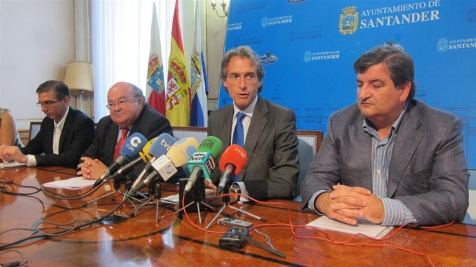 El alcalde, el rector y el presidente de COPSESA en la presentación del proyecto