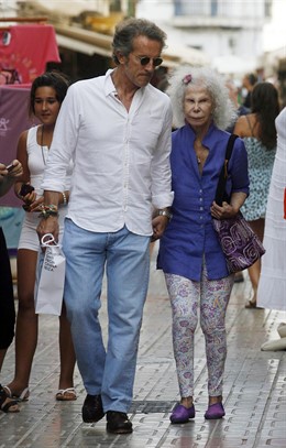 Alfonso Díez y la Duquesa de Alba disfrutan de su primer verano de casados