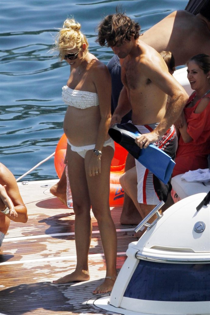 Carolina Cerezuela y Carlos Moyá en un barco 