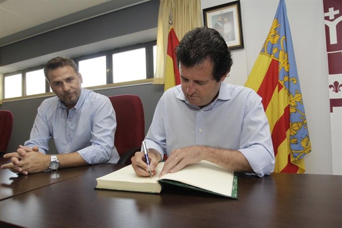 José Císcar durante su visita a Busot (Alicante)