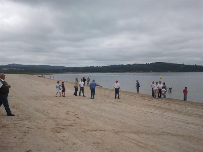 Apertura de la playa del lago artificial de As Pontes