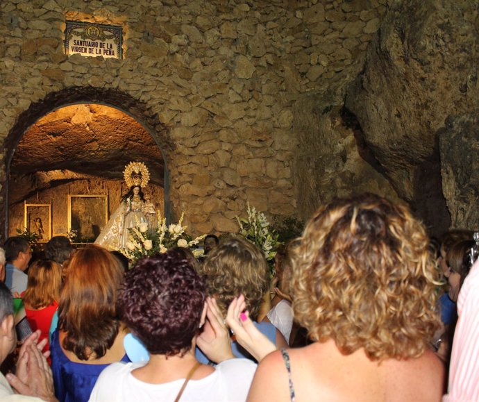 La Virgen de la Peña de Mijas tras ser restaurada