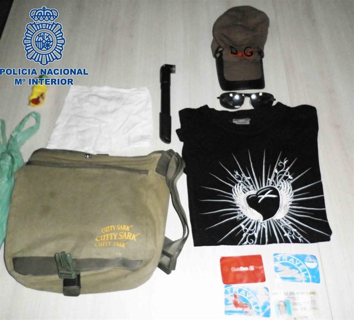 Objetos Que Portaba El Detenido En El Momento Del Arresto