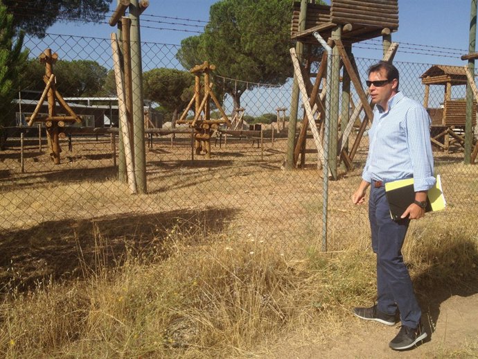 El concejal socialista Óscar Puente visita el parque Los Talleres del Pinar