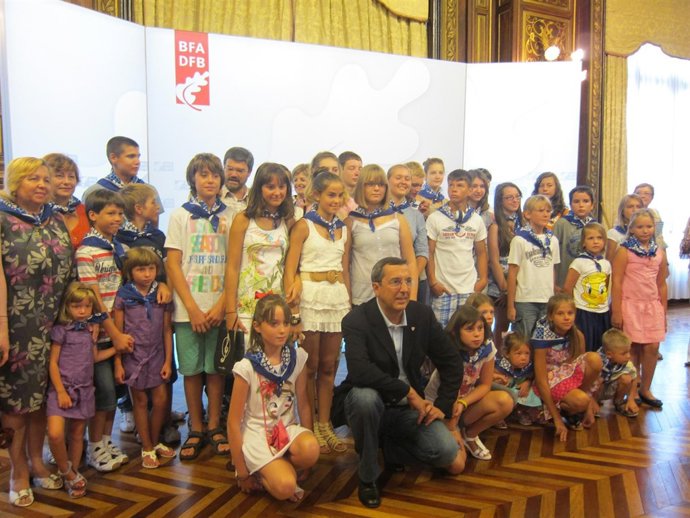 José Luis Bilbao Con Los Niños Y Niñas De Chernóbil
