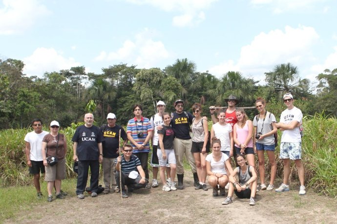 Voluntarios de la UCAM durante su estancia en Perú