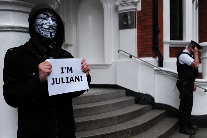 Anonymous se solidariza con Julian Assange