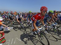 Ciclismo/Vuelta.- Valverde: "Los del Sky no han tenido 'cojones' de parar después de haber provocado la caída"