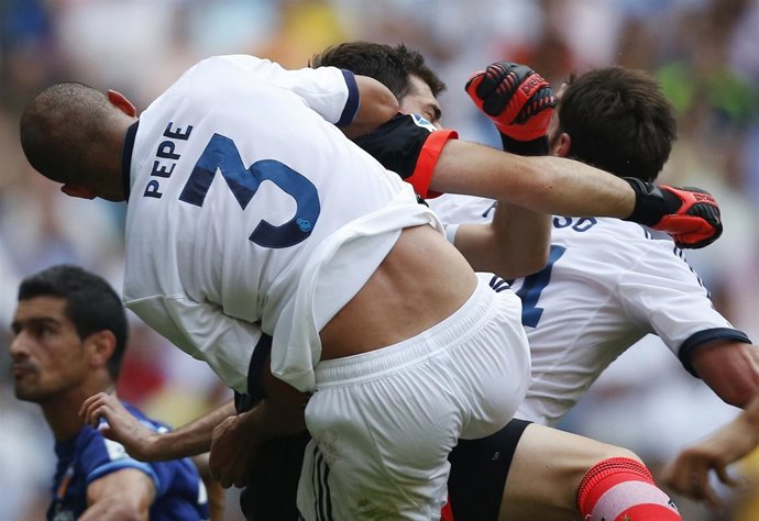 Pepe y Casillas chocan en el Real Madrid - Valencia