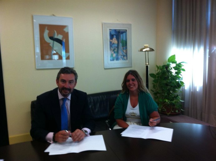 Gaspar Sáez Herrero Y Elena Martínez Díaz.