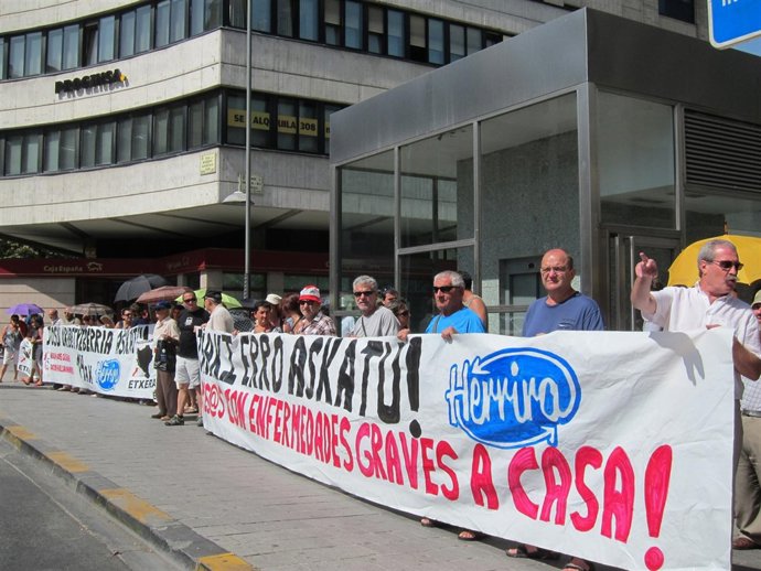 Concentración De Herrira Por La Excarcelación De Josu Uribetxebarria.