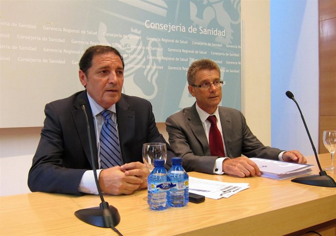 El Consejero De Sanidad Y El Director De Asistencia Sanitaria De Sacyl