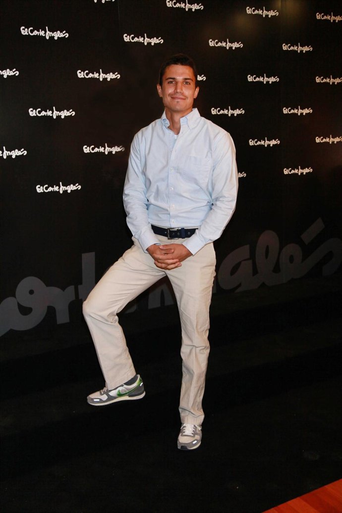 Posado del actor Álex González 