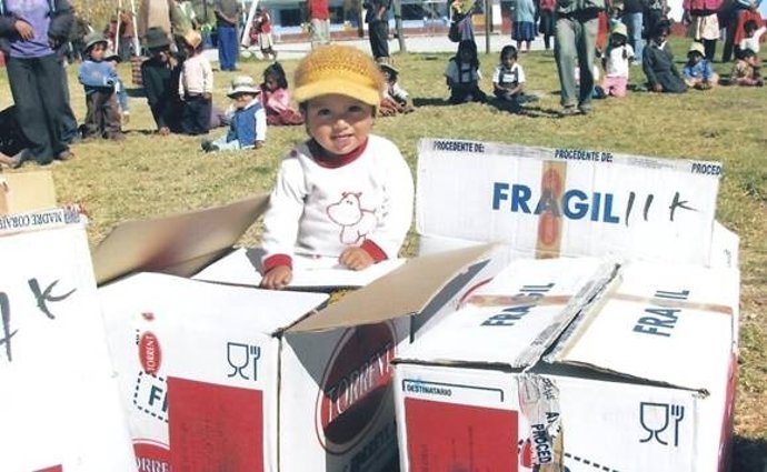 Llegada del envío de ayuda humanitaria a Perú