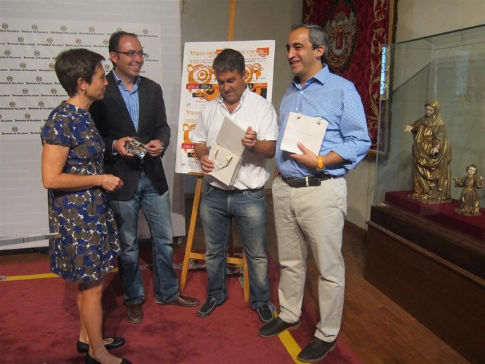 Victor Alonso junto a los organizadores de la Cata de Queso