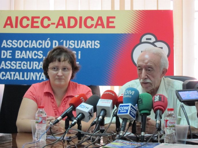 El Presidente De Adicae, Manuel Pardo, Y La Técnica Isabel Pons