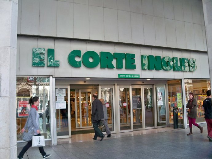 El Corte Inglés Del Paseo De Independencia